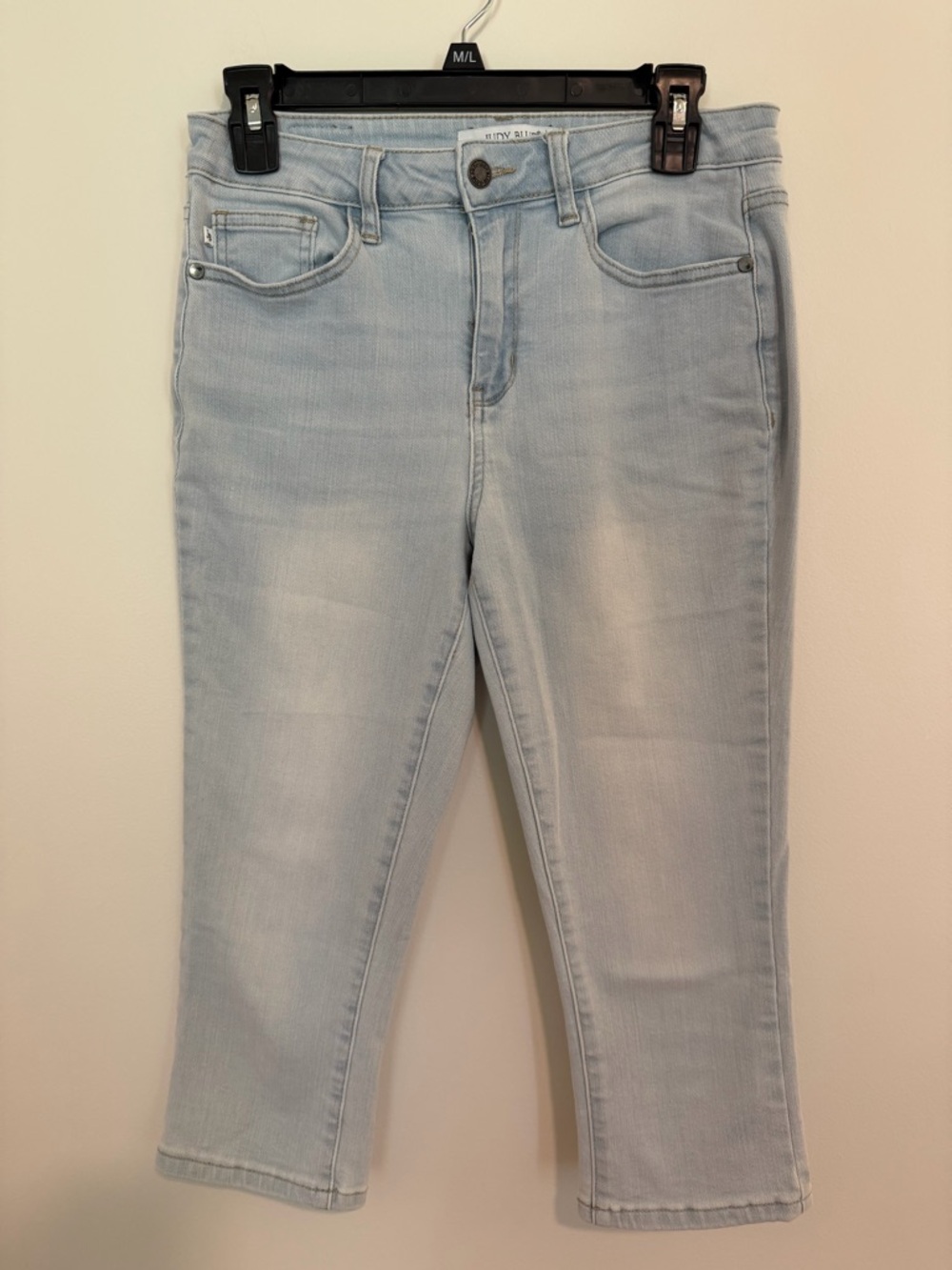 *EUC* Judy Blue 7/28 Skinny Fit Capri Light Wash Jeans
